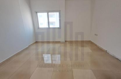 Apartment - 2 - 2 for rent in Fire Station Road - Muwaileh - Sharjah