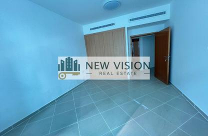 Apartment - 3 - 4 for rent in Al Ferasa Tower - Al Majaz 1 - Al Majaz - Sharjah