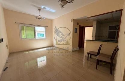Apartment - 1 - 2 for rent in Qasimia 10 building - Al Mahatta - Al Qasimia - Sharjah