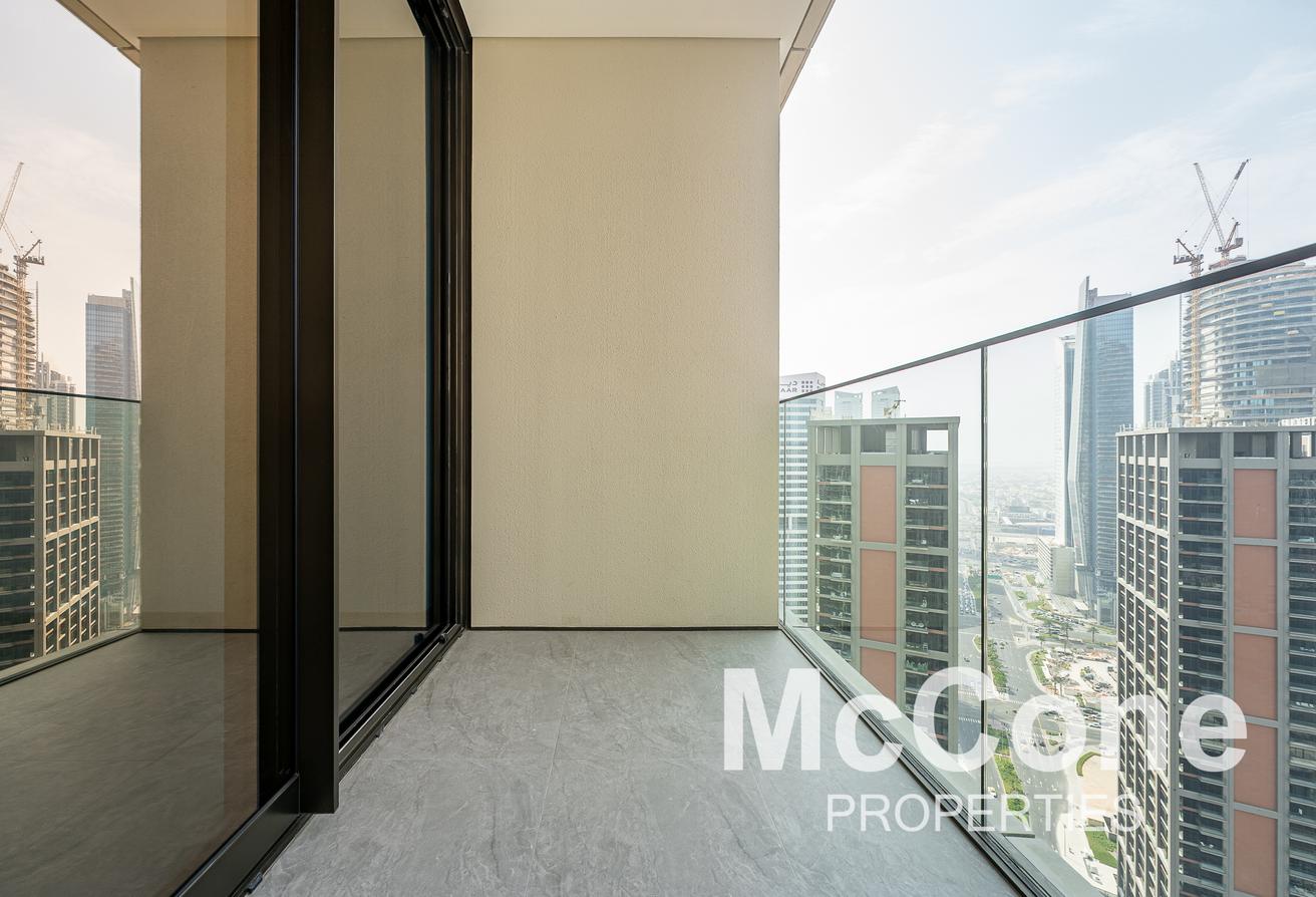 Canal View | + Maids | Top Floor photo 16