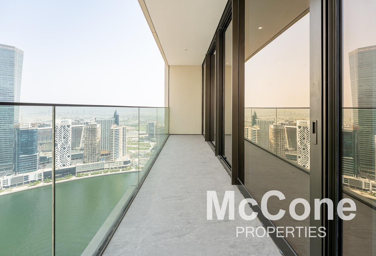 Canal View | + Maids | Top Floor photo 19