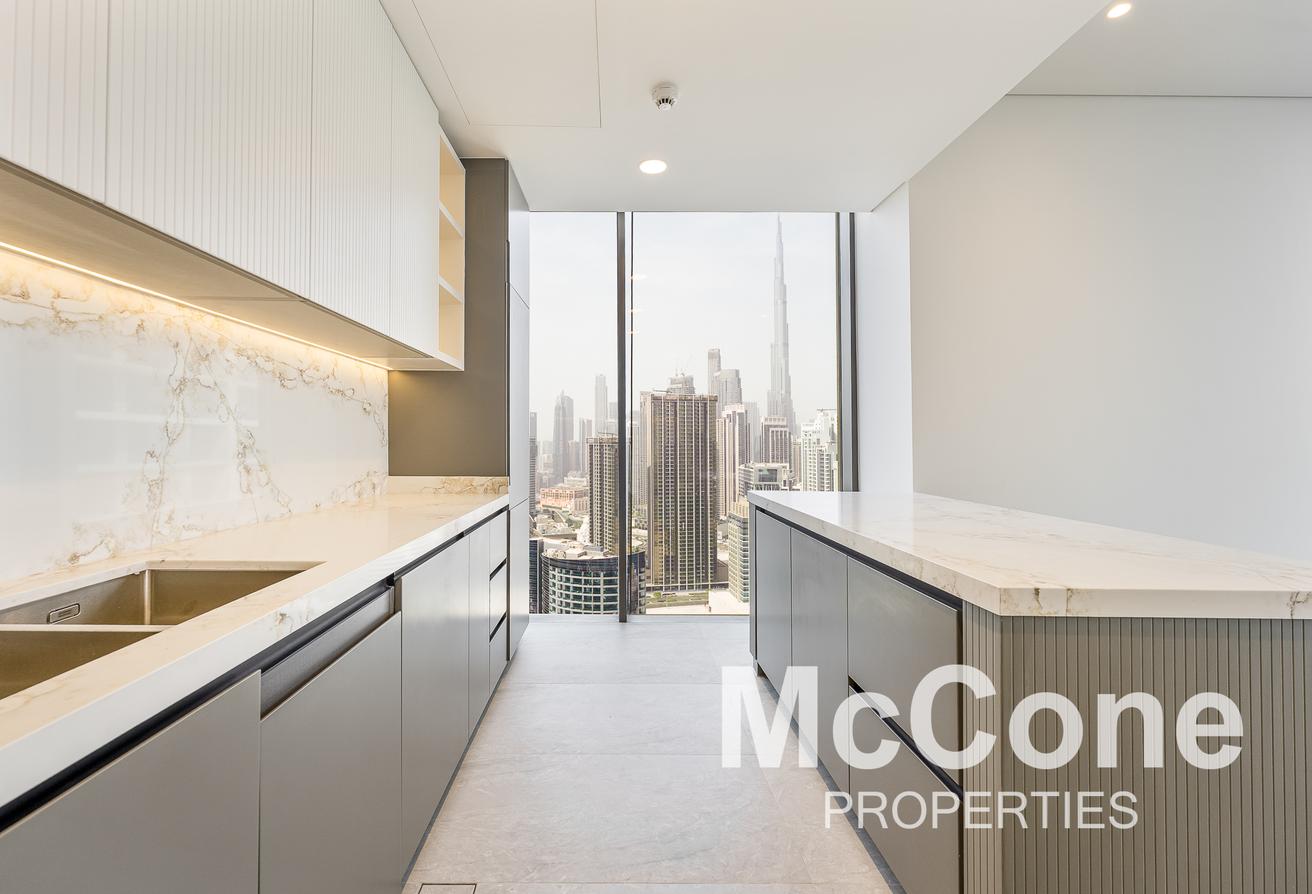 Canal View | + Maids | Top Floor photo 4