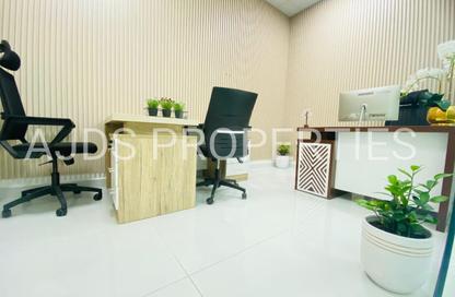 Office Space - Studio - 1 Bathroom for rent in Red Avenue - Al Garhoud - Dubai