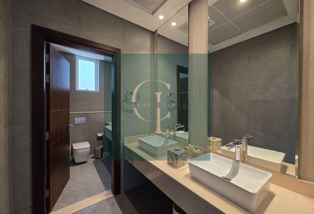 6 BR Villa with Private Pool in Umm Suqeim photo 5