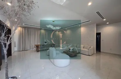 Villa - 6 Bedrooms - 7 Bathrooms for rent in Umm Suqeim 1 - Umm Suqeim - Dubai