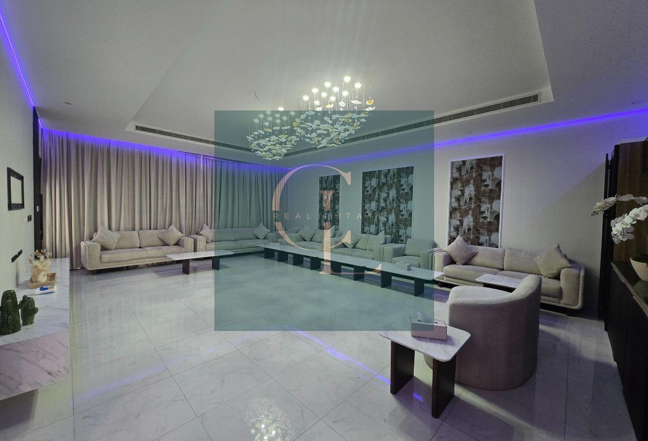 6 BR Villa with Private Pool in Umm Suqeim photo 4