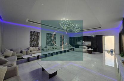 Villa - 6 - 7 for rent in Umm Suqeim 1 - Umm Suqeim - Dubai