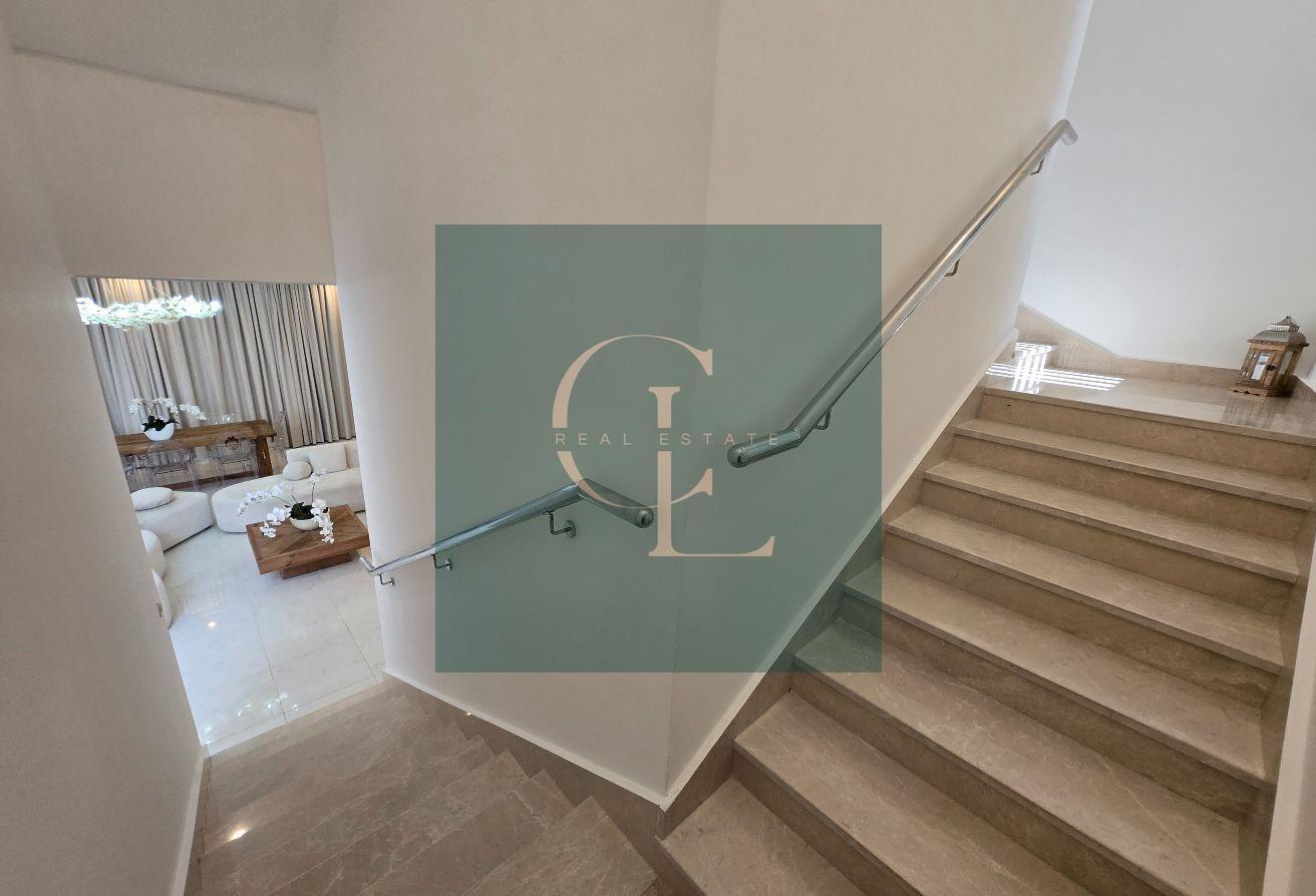 6 BR Villa with Private Pool in Umm Suqeim photo 16