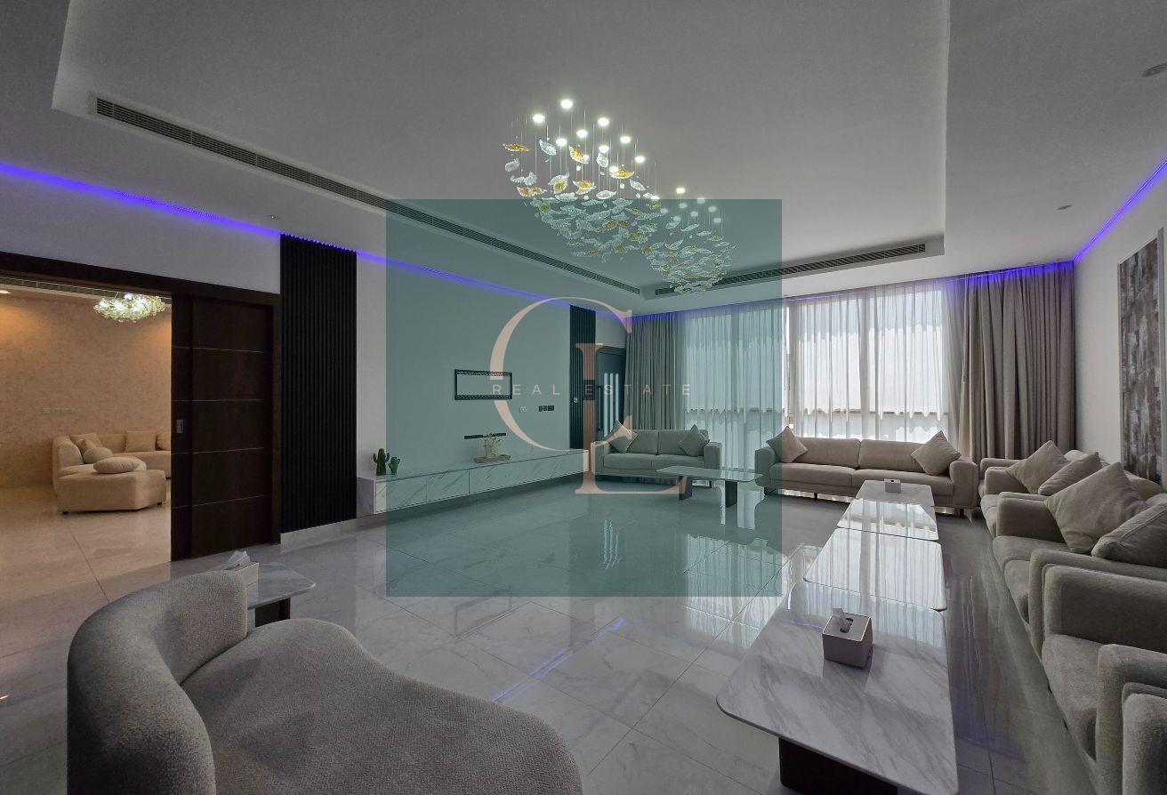 6 BR Villa with Private Pool in Umm Suqeim photo 13