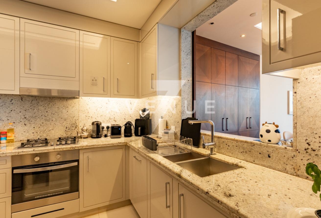Fully Furnished I Mid Floor I Ready To Move photo 11