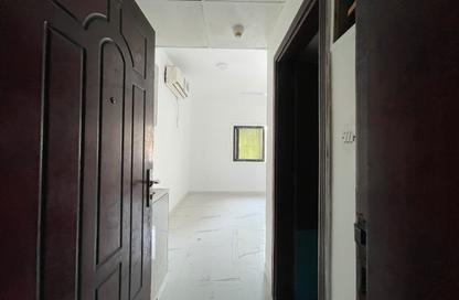 Apartment - Studio - 1 for rent in Talal Building - Al Mujarrah - Sharjah Apartment - Studio - 1 for rent in Talal Building - Al Mujarrah - Sharjah