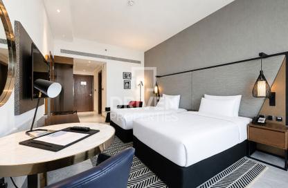 Apartment - 1 - 1 for sale in Dolphin Tower - Business Bay - Dubai