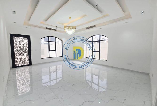 128384169 - Property Image 3