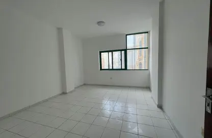 Apartment - 3 Bedrooms - 3 Bathrooms for rent in Abu shagara Building 2 - Budaniq - Al Qasimia - Sharjah