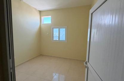 Labor Camp - Studio - 7+ Bathrooms for rent in Al Sajaa Industrial - Al Sajaa - Sharjah