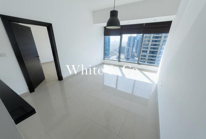 Upgraded 1BR | Marina Views | Vacant Now