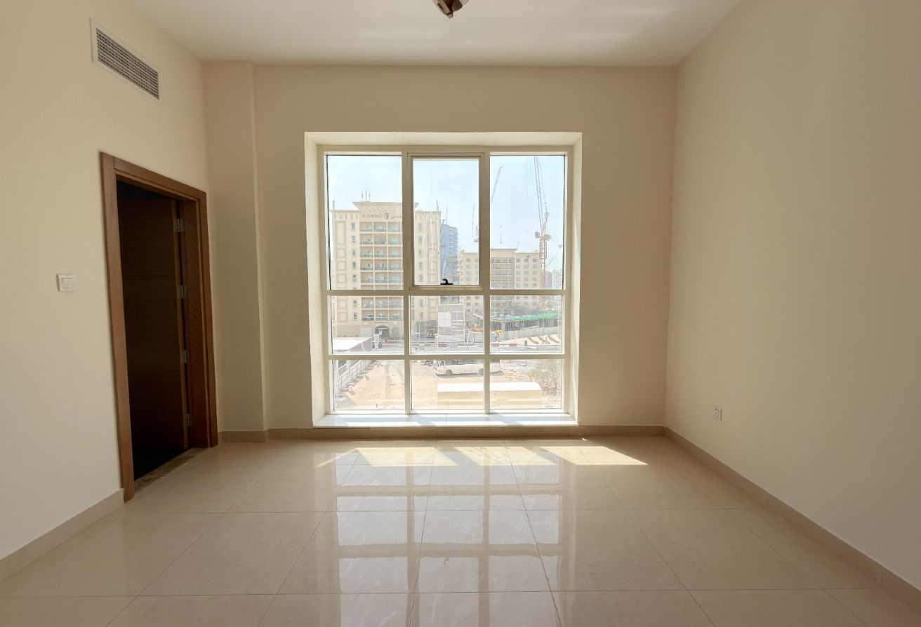 1 Month Free | Spacious | Multiple Chq gallery image