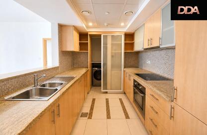Apartment - 1 Bedroom - 2 Bathrooms for rent in Fairfield Tower - Park Island - Dubai Marina - Dubai