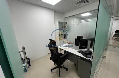 طابق كامل - استوديو - 1 حمام للايجار في مكاتب و محلات ارجمند - مجمع دبي للاستثمار - دبي
