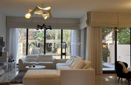Townhouse - 4 - 5 for rent in Cluster C - Jumeirah Islands Townhouses - Jumeirah Heights - Jumeirah Islands - Dubai