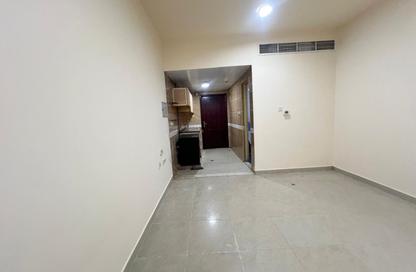 Apartment - Studio - 1 for rent in Fire Station Road - Muwaileh - Sharjah