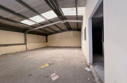 Warehouse - Studio - 1 Bathroom for rent in Industrial Building 13 - Industrial Area 13 - Sharjah Industrial Area - Sharjah