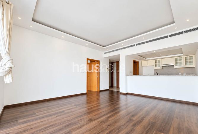 Upgraded | Bright & Spacious | Chiller Free photo 2