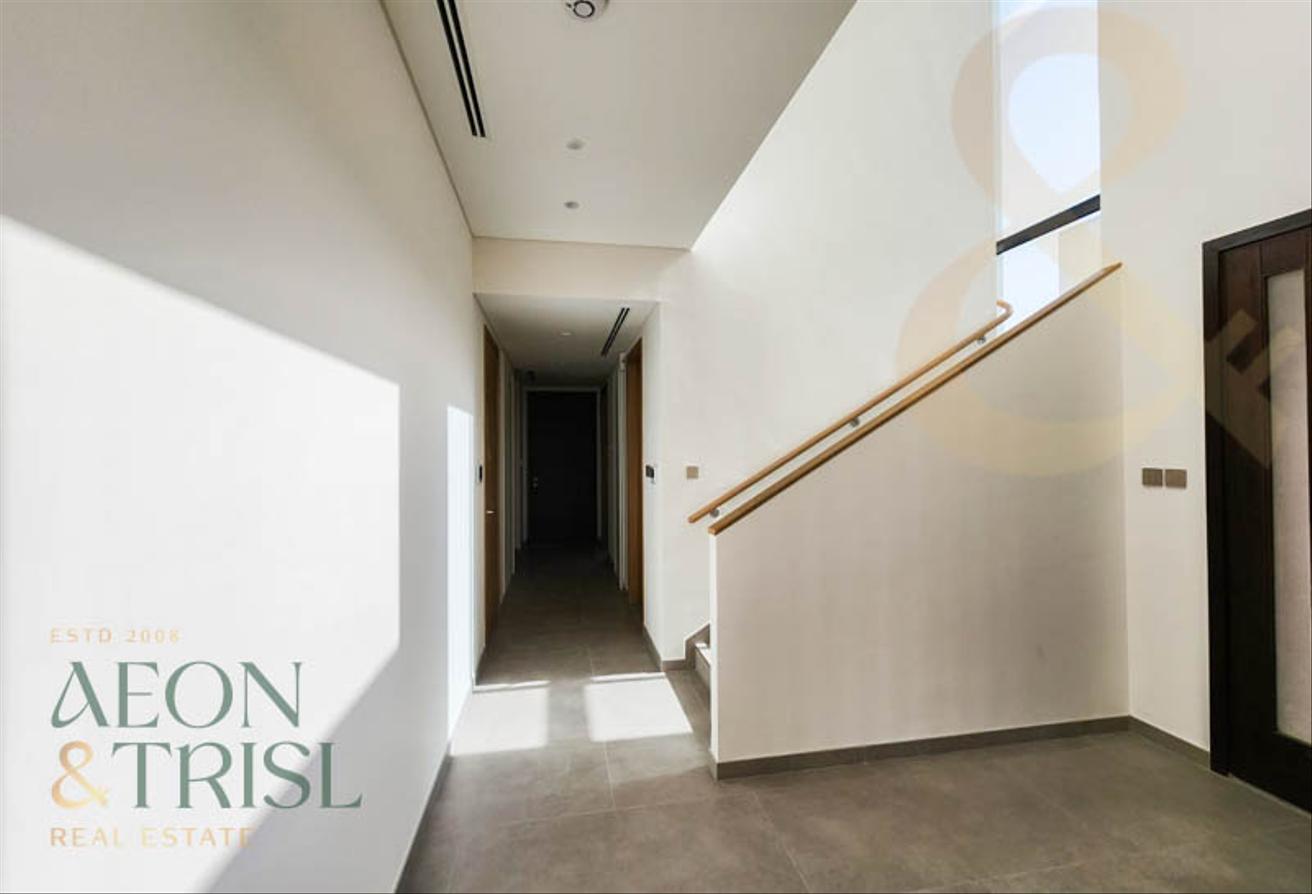 Spacious 4 Beds + Maids | Jebel Ali Village photo 12