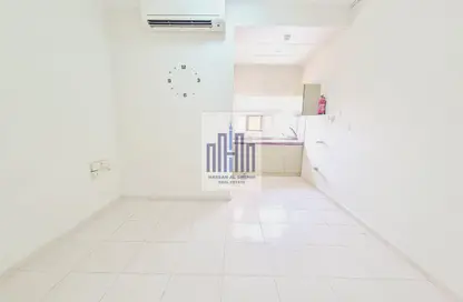 شقة - 1 حمام للايجار في طريق فاير ستاشن - مويلح - الشارقة