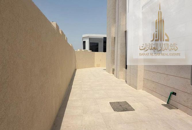 122467786 - Property Image 2