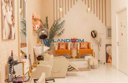 Shop - Studio - 1 Bathroom for rent in Al Dana Centre - Al Muraqqabat - Deira - Dubai
