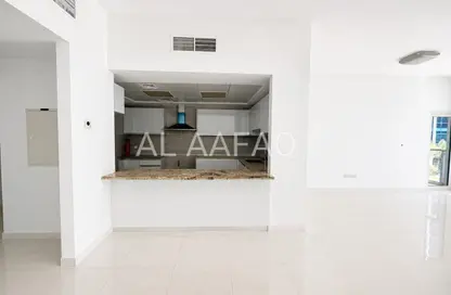 شقة - 3 غرف نوم - 4 حمامات للايجار في مجمع الريان - النهدة - الشارقة