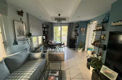 فيلا - 2 غرف نوم - 3 حمامات للايجار في الينابيع 7 - الينابيع - دبي