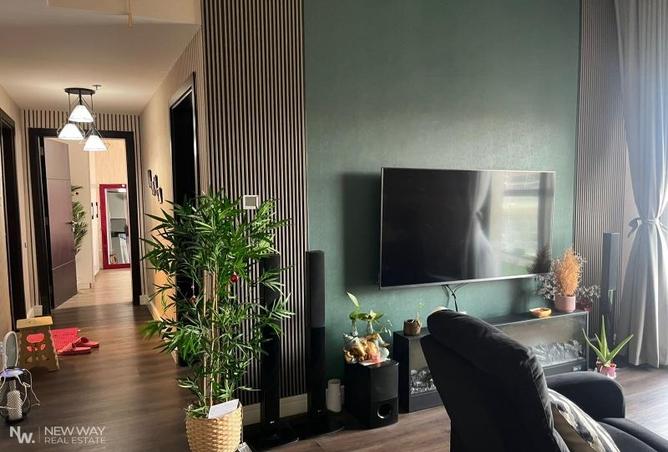 98702052 - Property Image 3