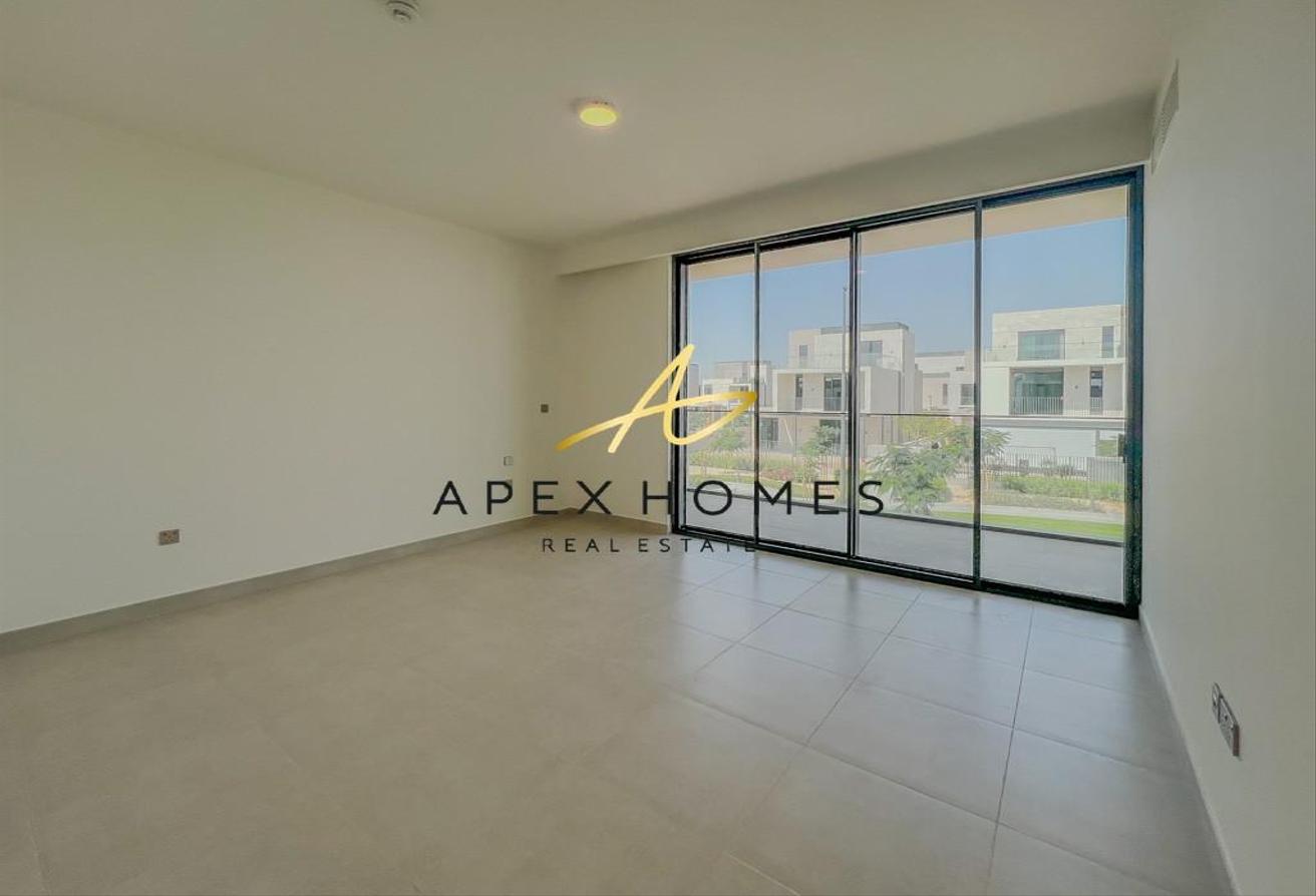 Brand New | Large Plot | Vacant Now photo 6