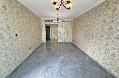 Apartment - 3 - 3 for rent in Al Majaz 2 - Al Majaz - Sharjah Apartment - 3 - 3 for rent in Al Majaz 2 - Al Majaz - Sharjah