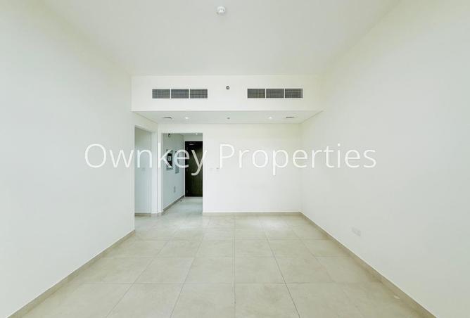 Elegant 2-BR Apt | All Facilities | Close To Metro photo 2