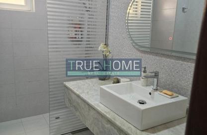 Villa - 5 - 6 for sale in Hoshi - Al Badie - Sharjah