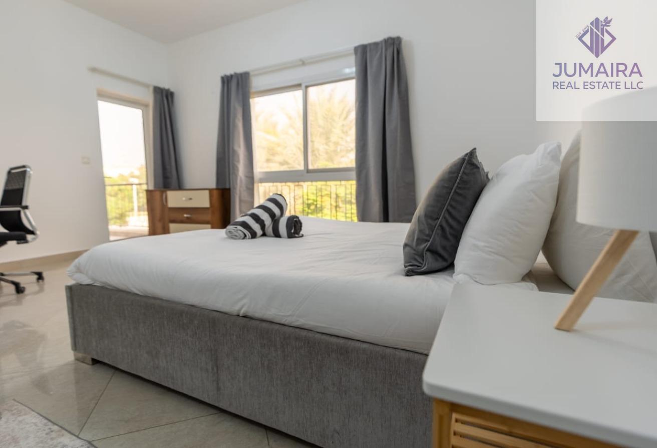 4 Bedrooms Ensuite bathrooms | Private pool | SALE