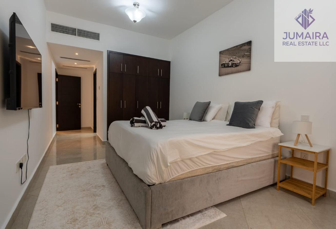 4 Bedrooms Ensuite bathrooms | Private pool | SALE