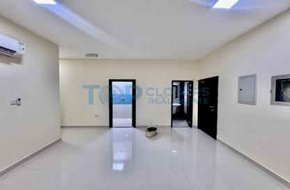 Apartment - 2 Bedrooms - 2 Bathrooms for rent in Harat Mohd Ibn Khalifa - Al Mutarad - Al Ain