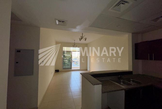 2 BR Apartment in Liwan with Covered Parking photo 2