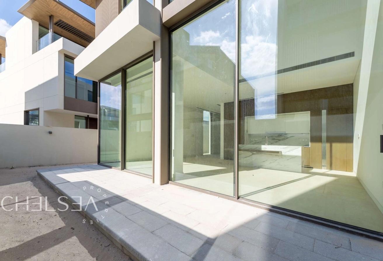 SEMI-DETACHED | COMMUNITY VIEW | NO AGENTS photo 4