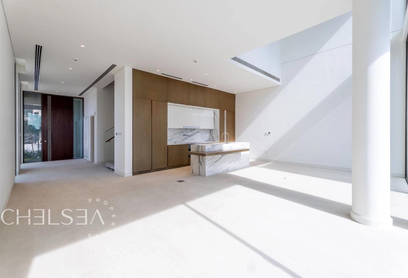 SEMI-DETACHED | COMMUNITY VIEW | NO AGENTS photo 3