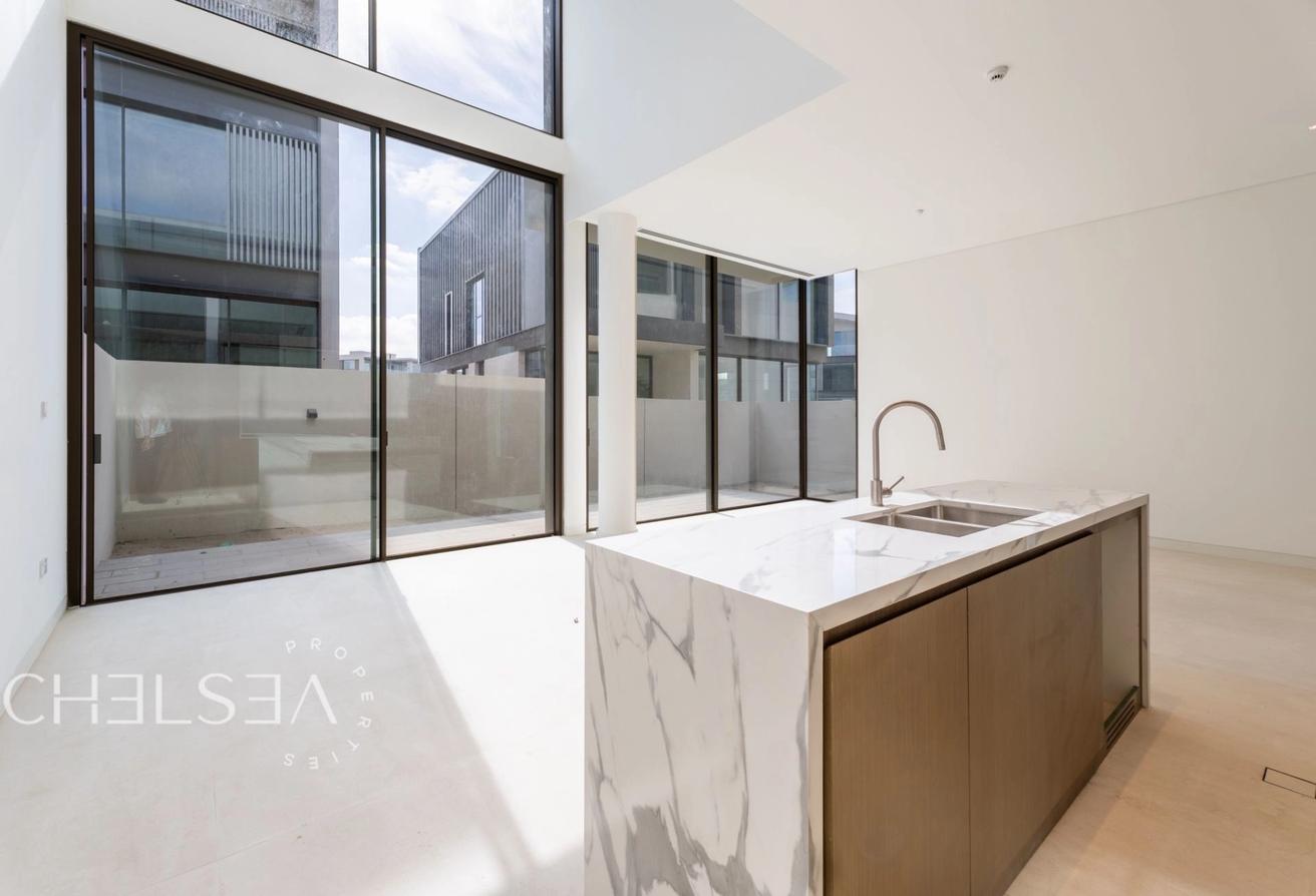 SEMI-DETACHED | COMMUNITY VIEW | NO AGENTS photo 5