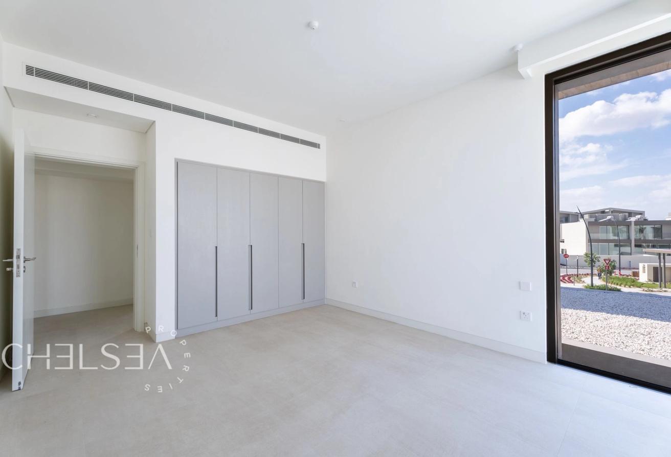SEMI-DETACHED | COMMUNITY VIEW | NO AGENTS photo 11