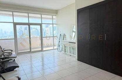Apartment - 2 - 3 for rent in Royal Residence 1 - Royal Residence - Dubai Sports City - Dubai