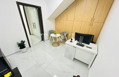 Office Space - Studio - 1 Bathroom for rent in Reem Residency - Al Karama - Dubai