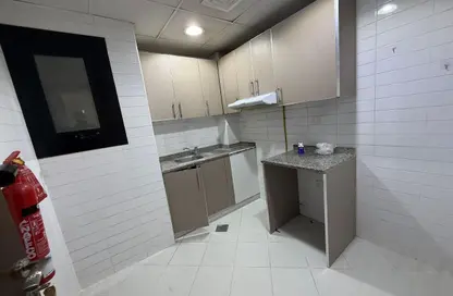 شقة - غرفة نوم - 2 حمامات للايجار في ند الحمر - دبي