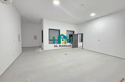 شقة - 4 غرف نوم - 5 حمامات للايجار في مدينة الرياض - أبوظبي